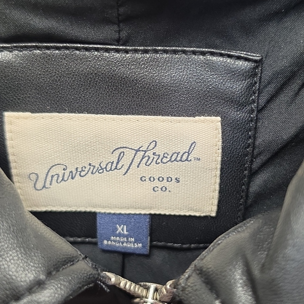 Universal Thread Women's Faux Leather Bubble Jacket, BlackSize XL - Picture 5 of 6